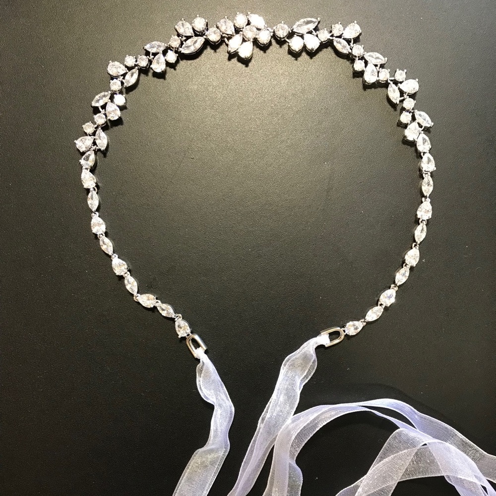 Scattered Cubic Zirconia Petals Headpiece